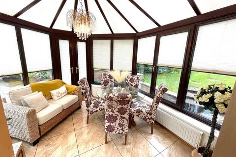 3 bedroom semi-detached house for sale, Wharfedale, Westhoughton, Bolton