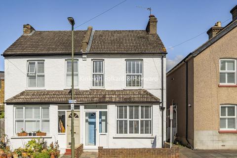 2 bedroom semi-detached house for sale, Aylesbury Road, Bromley