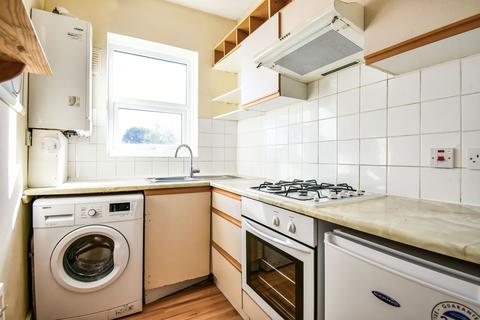 2 bedroom apartment for sale, Balham High Road, London