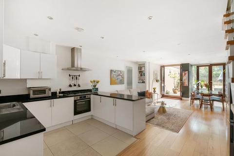 2 bedroom flat for sale, Crockerton Road, London, SW17