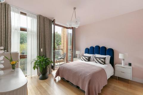 2 bedroom flat for sale, Crockerton Road, London, SW17