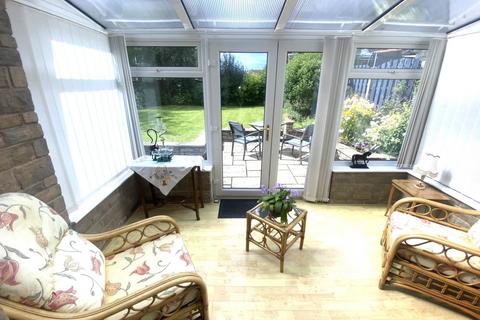 32 Chapelway Gardens, Royton, Oldham, OL2 6UQ