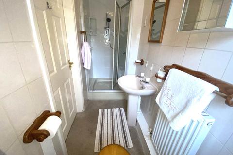 32 Chapelway Gardens, Royton, Oldham, OL2 6UQ