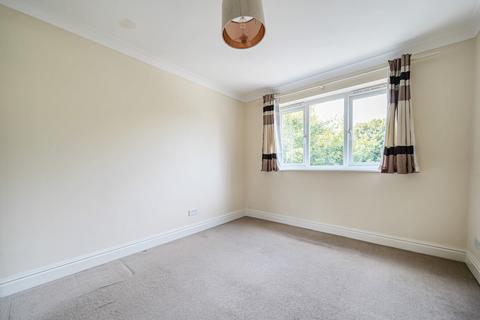 36 Birchend Close, South Croydon, CR2 7DS