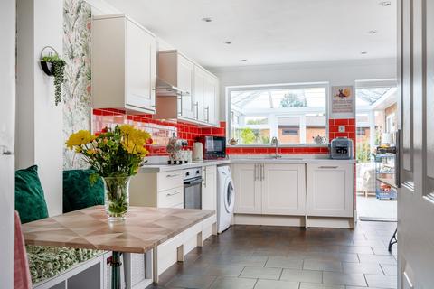 21 Coach Road, Acrise, Folkestone, CT18 8LS