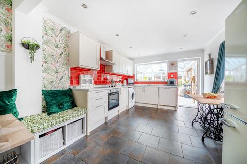 21 Coach Road, Acrise, Folkestone, CT18 8LS