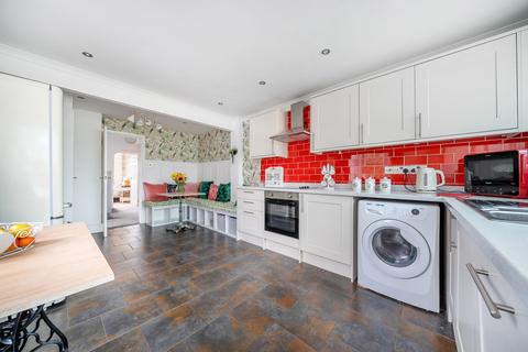 21 Coach Road, Acrise, Folkestone, CT18 8LS