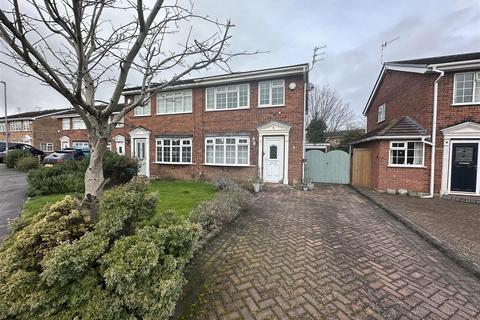 3 bedroom semi-detached house to rent, Sullivan Avenue, Upton