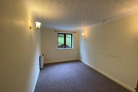 1 bedroom apartment to rent, St. Johns Park, Whitchurch