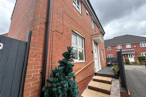 3 bedroom detached house for sale, Mona Road, Chadderton, Oldham, Greater Manchester, OL9