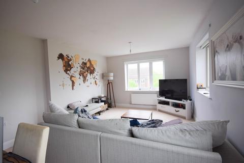 2 bedroom apartment for sale, Cowden Close, Farnham, Surrey, GU9