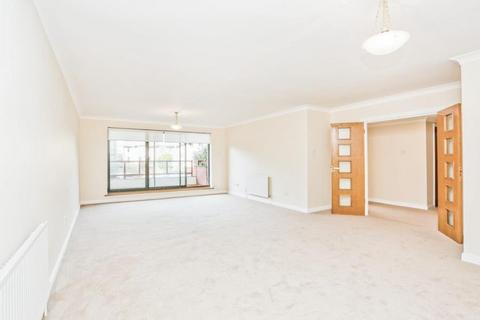 2 bedroom flat for sale, Regent House, Windsor Way, Brook Green, W14