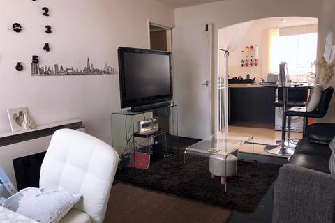 1 bedroom flat for sale, Berry Court, Raglan Close, Hounslow