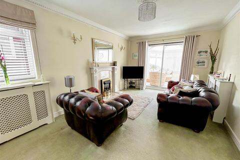 2 bedroom detached bungalow for sale, Grosvenor Way, Chapel Park, Newcastle Upon Tyne