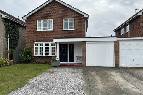 4 bedroom link detached house for sale, Loftsome Way, Howden, Goole