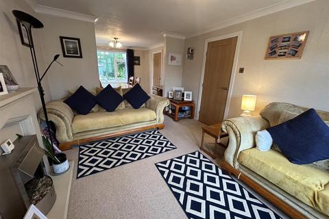 4 bedroom link detached house for sale, Loftsome Way, Howden, Goole