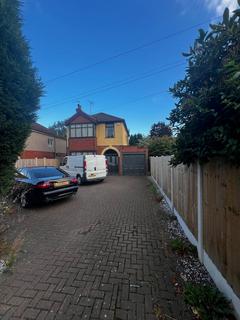 3 bedroom detached house to rent, Leek new road, Stoke-on-Trent ST1 6EQ