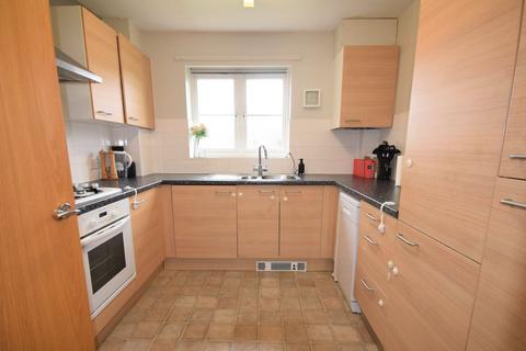 2 bedroom apartment for sale, Cowden Close, Farnham, Surrey, GU9