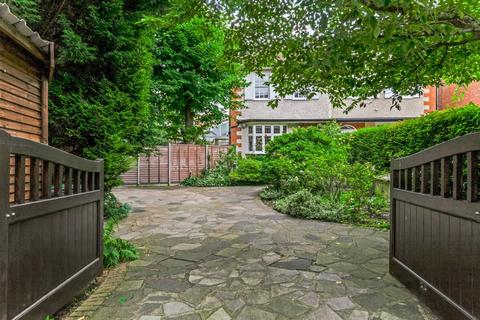 Causton Road, Highgate
