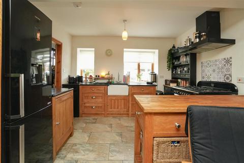 4 bedroom terraced house for sale, The Poplars, Newton On Ouse, York