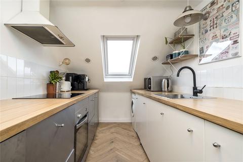 28c Cranfield Road, London, SE4 1UG