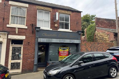 Retail property (high street) to rent, Gillygate, Pontefract WF8