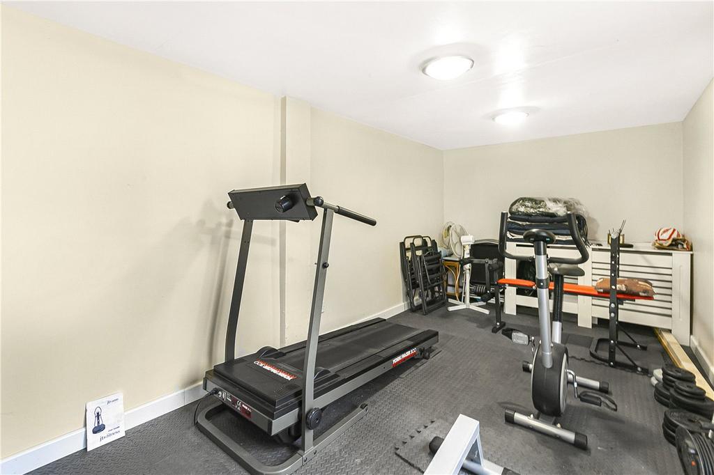 Garage/Gym