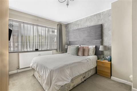 25 Seaman Close, Park Street, St Albans, AL2 2NX