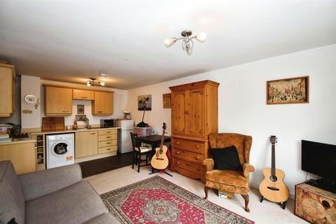 2 bedroom apartment for sale, Priory Road, Hull