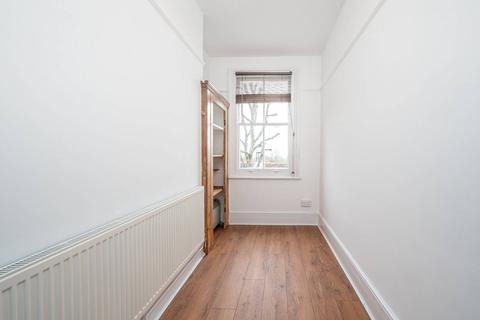 2 bedroom flat to rent, Grove Place, Hampstead, London, NW3