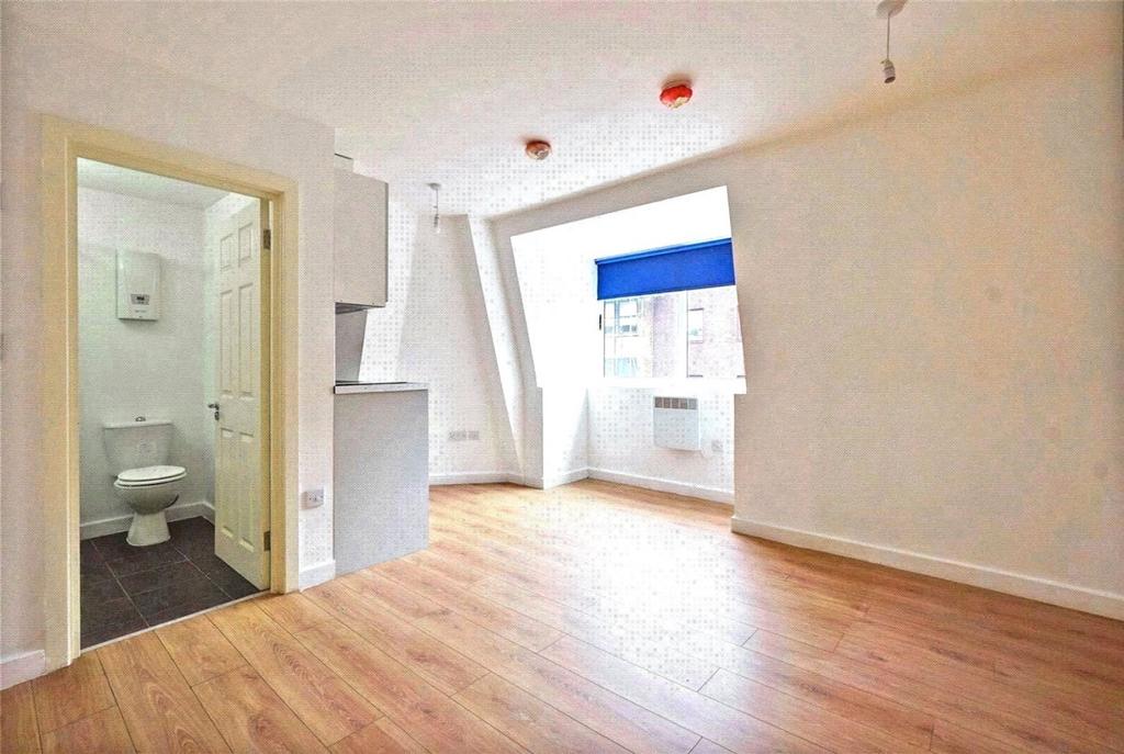 Flat 27 Living/2