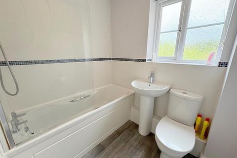 66 Clover Grove, Leek, ST13 7AS