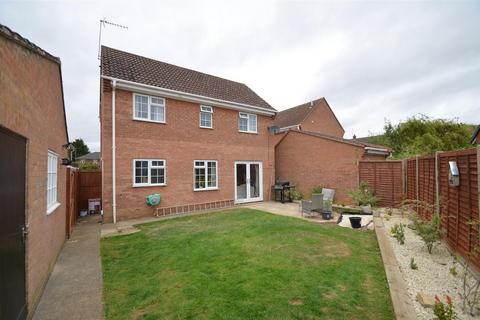 3 bedroom detached house for sale, Cornish Close, Shefford