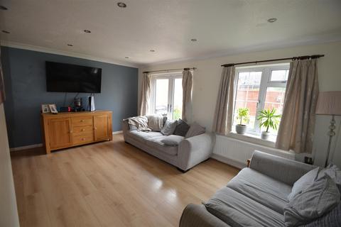 3 bedroom detached house for sale, Cornish Close, Shefford