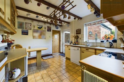 4 bedroom semi-detached house for sale, Hermitage Road, Saughall, CH1