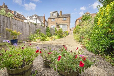 2 bedroom semi-detached house for sale, East Cliff Road, Tunbridge Wells (large garden)