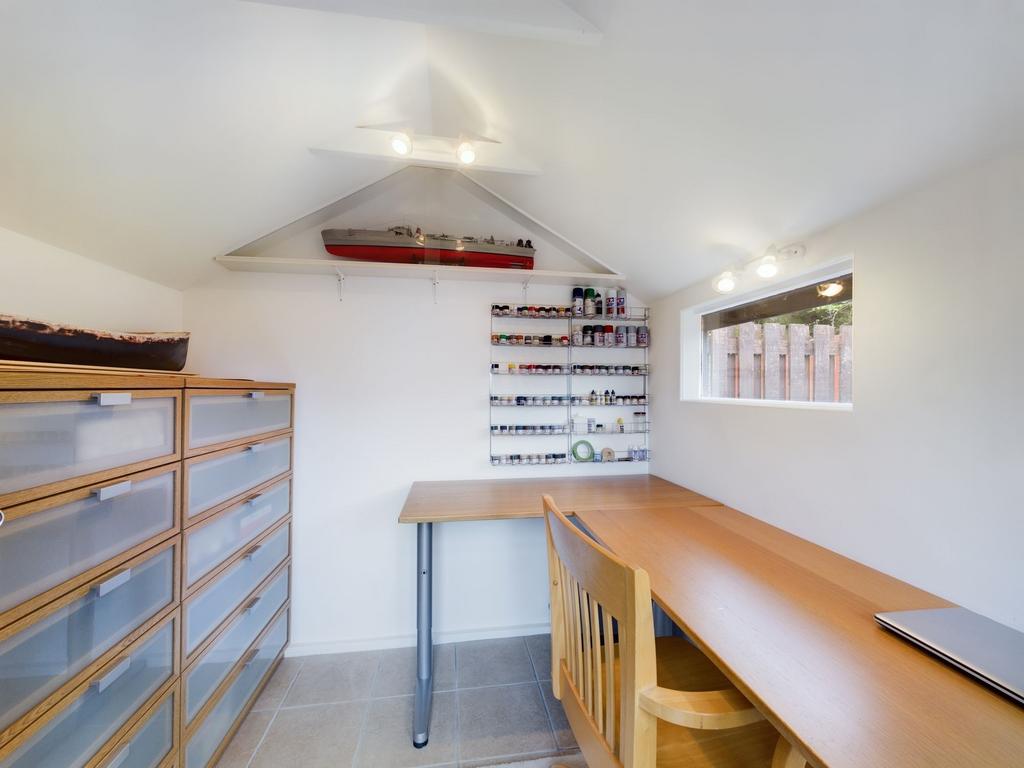 Garden office/Hobbies room