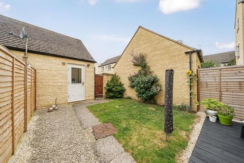 15 Oakmead, Witney, OX28 1EF