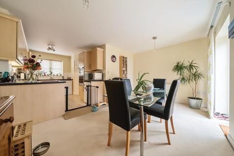 15 Oakmead, Witney, OX28 1EF