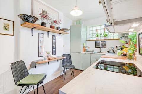 1 bedroom flat for sale, Hornton Street, London