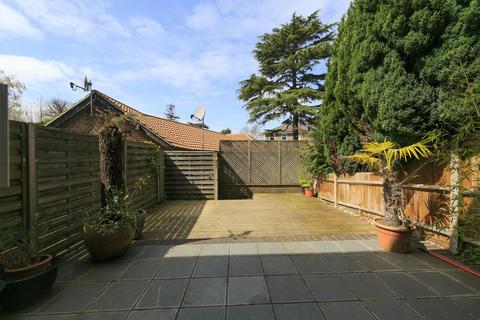 4 bedroom terraced house to rent, Lower Grove Road, Richmond