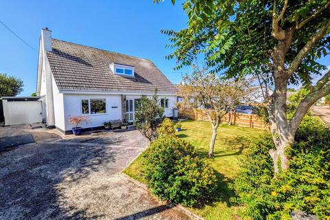 3 bedroom detached house for sale, Trevean Way, Penzance TR20