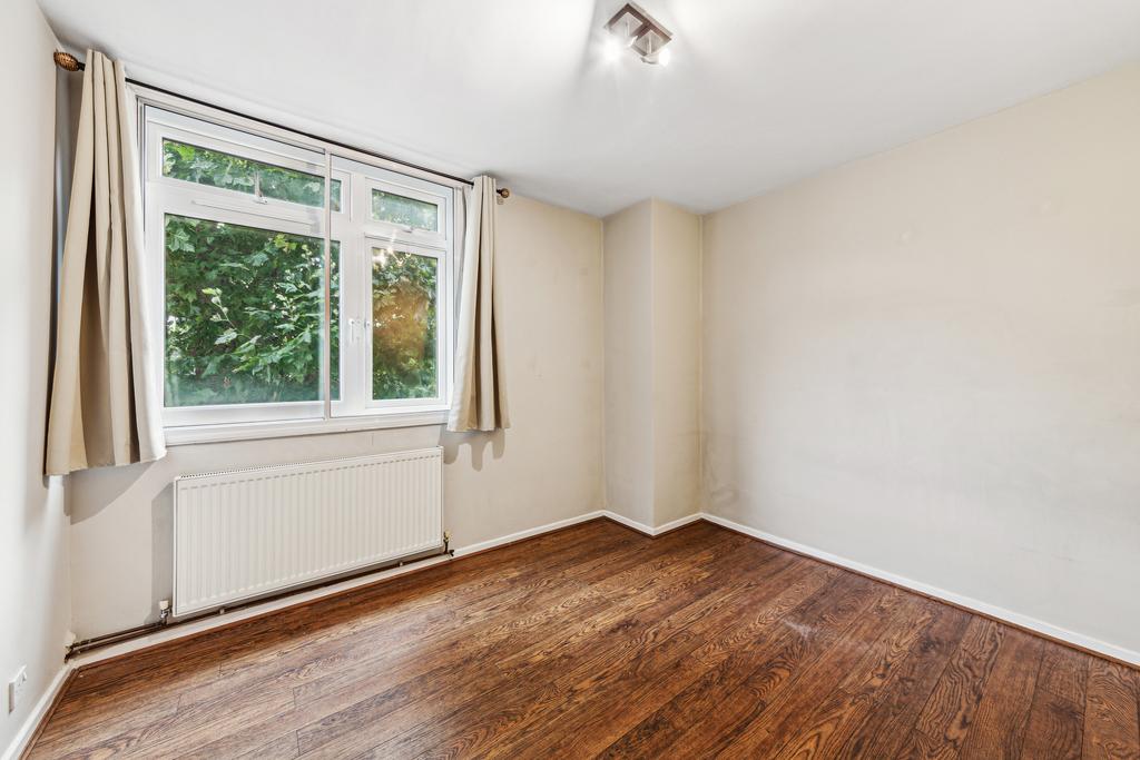 110 Strathdon Drive, SW17 0 PP (5)