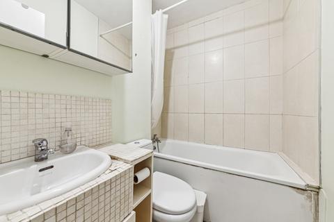 1 bedroom flat for sale, Strathdon Drive, Tooting, SW17