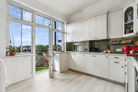 3 bedroom flat for sale, Hauteville Court Gardens, London