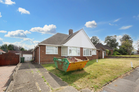 2 bedroom semi-detached bungalow for sale, Leonard Close, Maidstone ME16