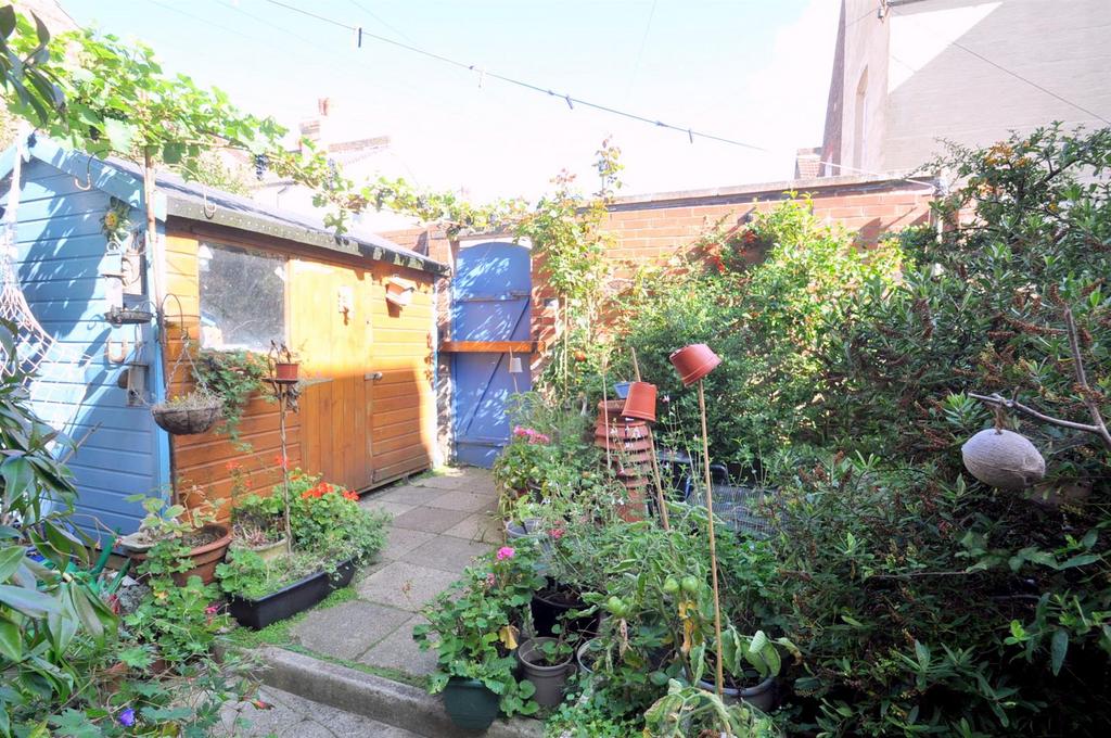 Rear Courtyard Garden