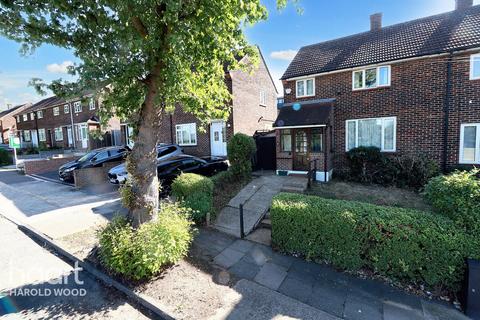 3 bedroom semi-detached house for sale, Chudleigh Road, Romford