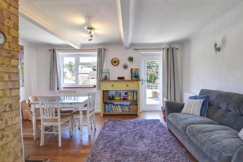 7 Chulkhurst, Biddenden, Ashford, TN27 8ED