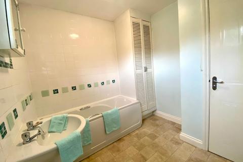 35 Allard Close, Northampton, NN3 5LZ